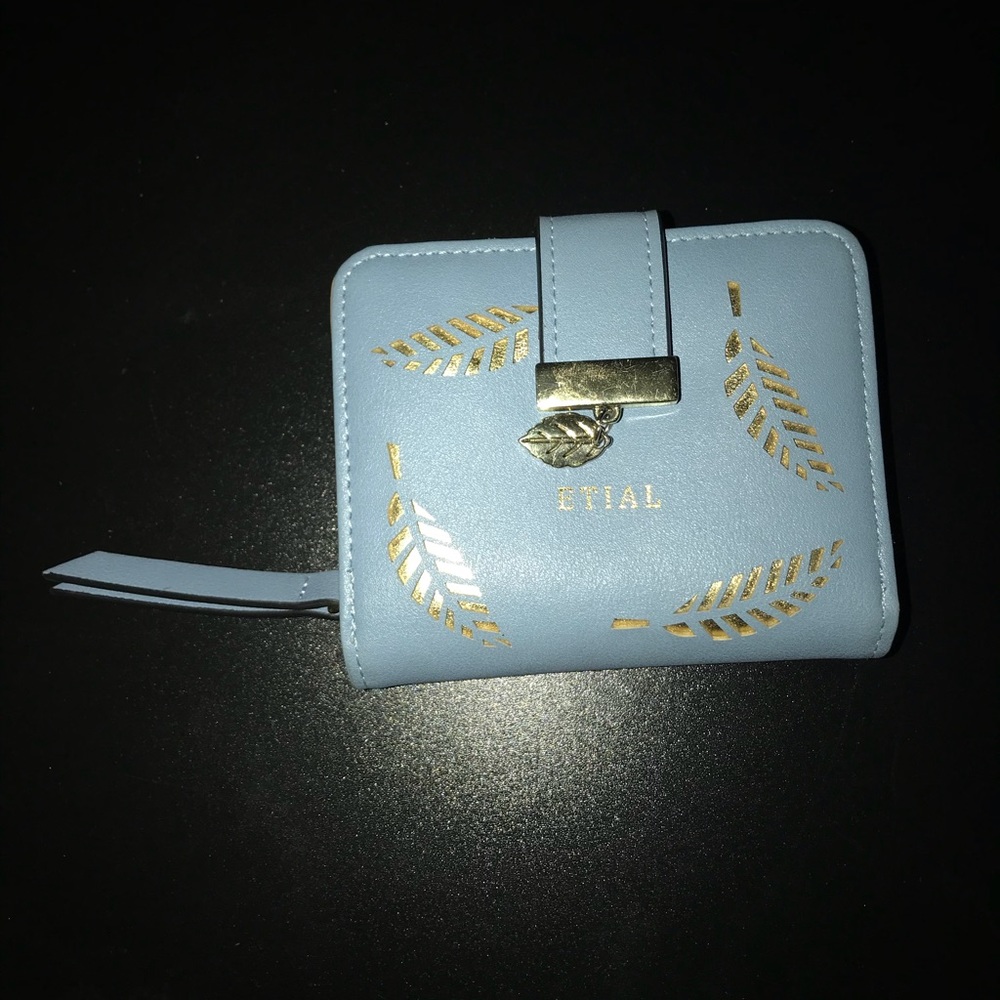 Etial Womens Small Wallet